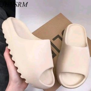 Alternative view of Yeezy Slides Pallet (600 pieces per pallet)