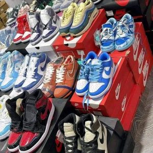 Original & Authentic Sneakers Pallet - 200 Pairs per pallet