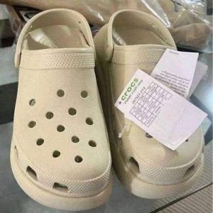 Mixed Crocs Pallet - Different Sizes (600 pairs per pallet)