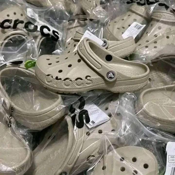 Mixed Crocs Pallet - Different Sizes (600 pairs per pallet) - Image 4