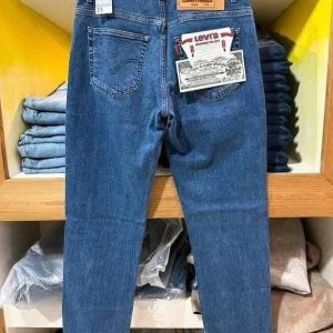 Alternative view of Quality Levi’s Men & Women Jeans - 350 Pieces per Pallet