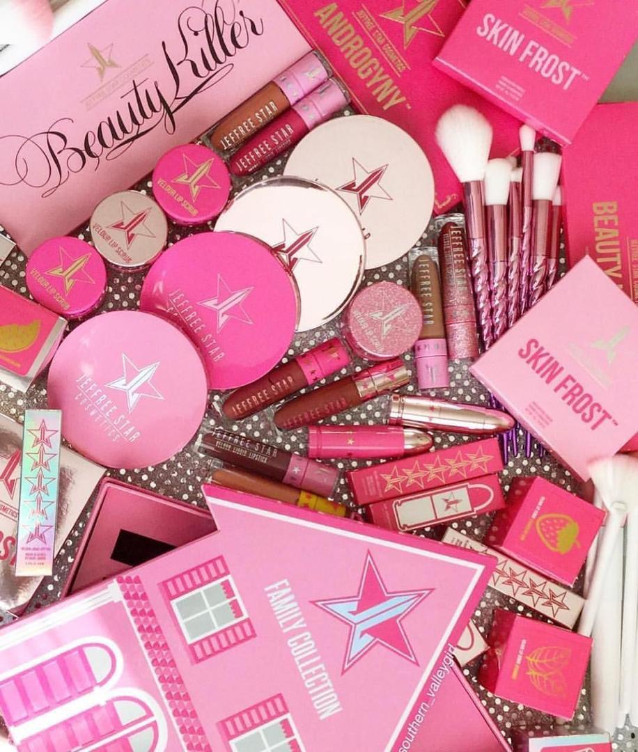 Mixed makeup pallets (700-800 pieces).